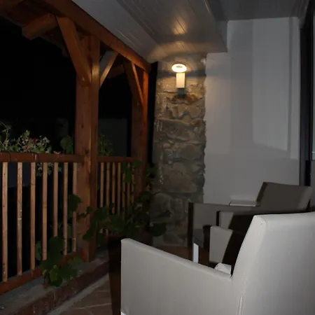 فندق مبيت وإفطار Bed In Bellongue Aucazein