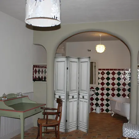 Bed In Bellongue Bed & Breakfast
