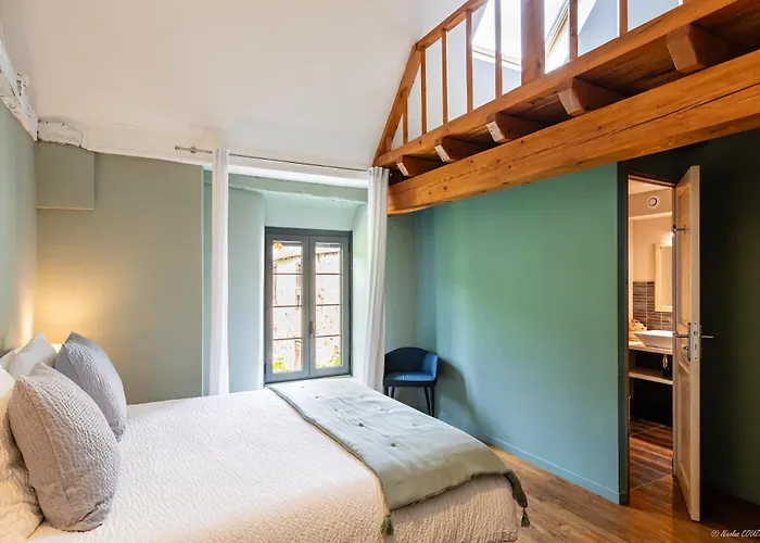 Bed In Bellongue 3* Aucazein