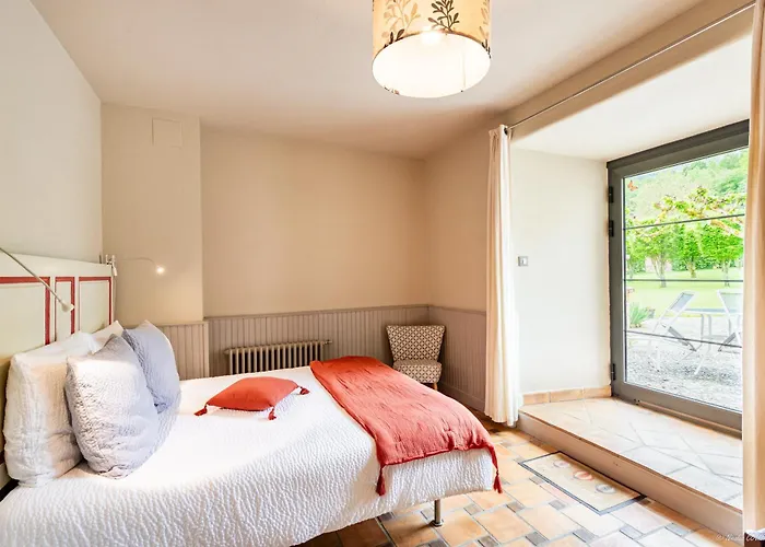 Oda ve Kahvaltı Bed In Bellongue Aucazein