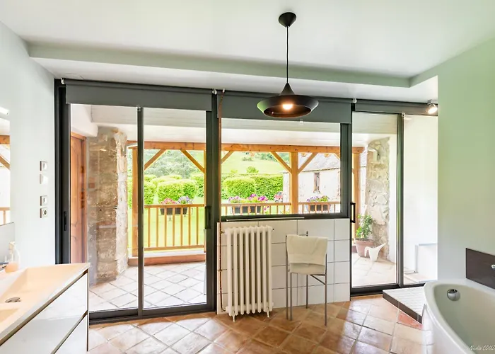 Bed In Bellongue Aucazein